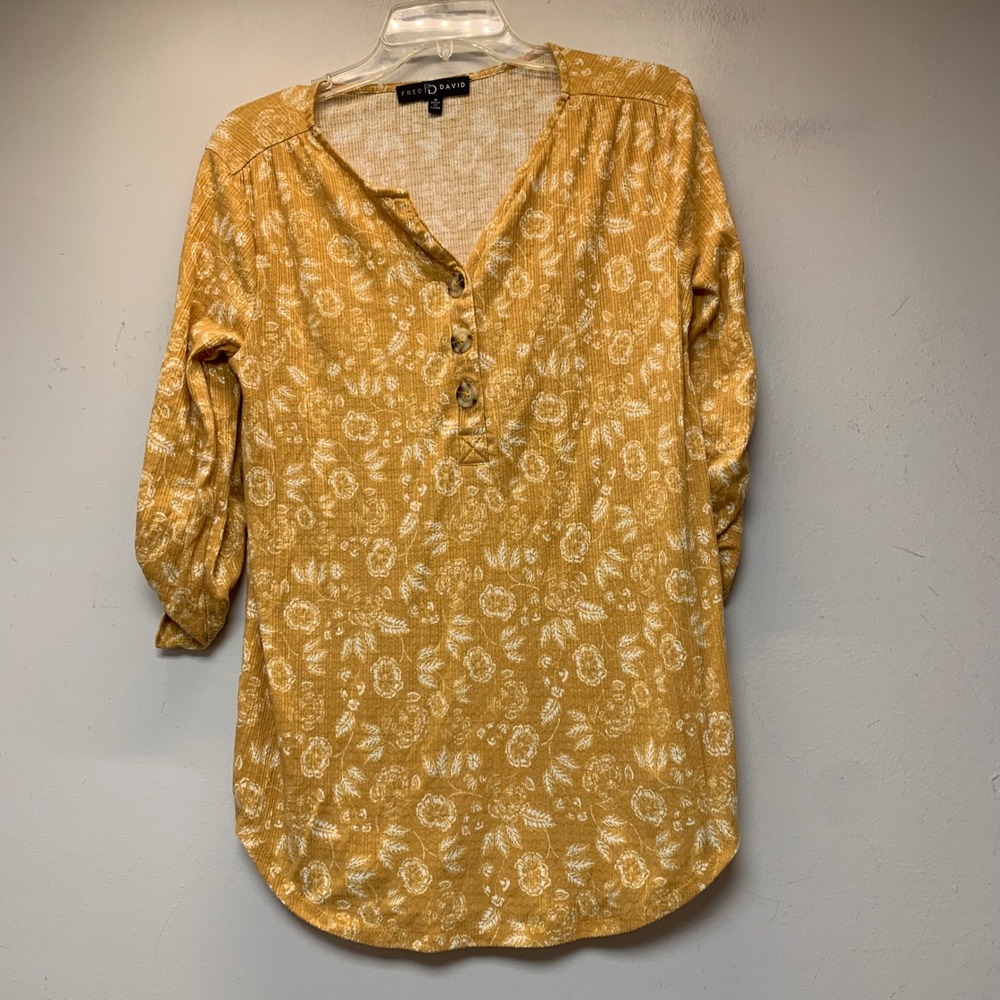 Fred David Henley Top Womens Medium Mustard Yellow Excellent Floral Ribbed Knit